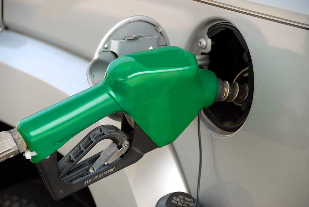 save money on gas in New York with apps and fuel rewards